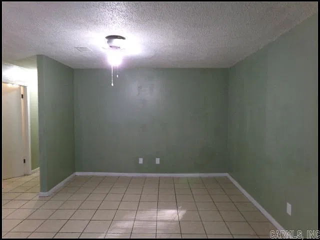 2 bed, 1.0 bath, 800 sqft, $950 — Photo 3
