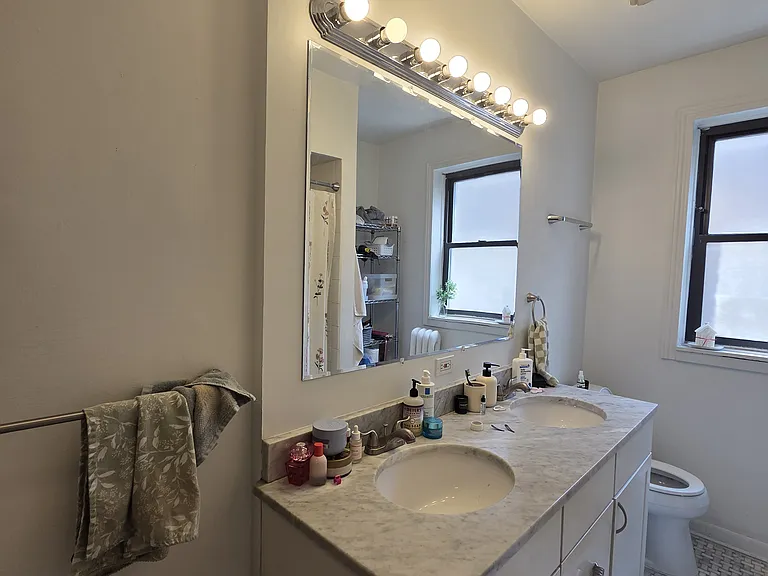 648 W Waveland Ave #2 — Photo 12