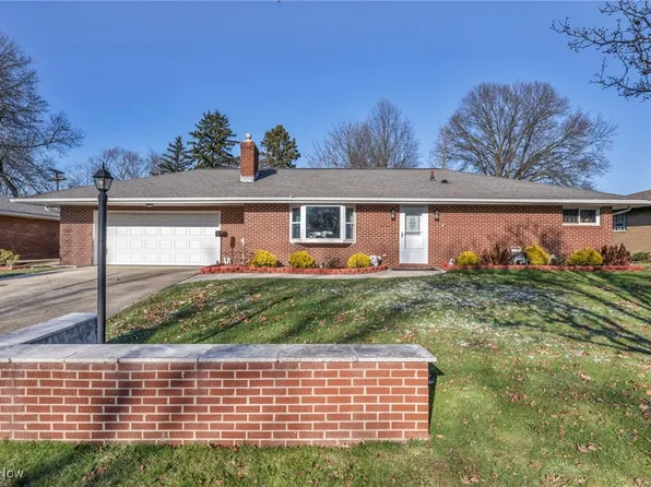 357 Hollywood Ave, Cuyahoga Falls, OH 44221