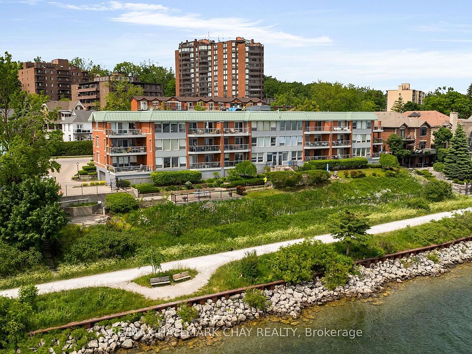 1st image of 21 Kempenfelt Dr #103
