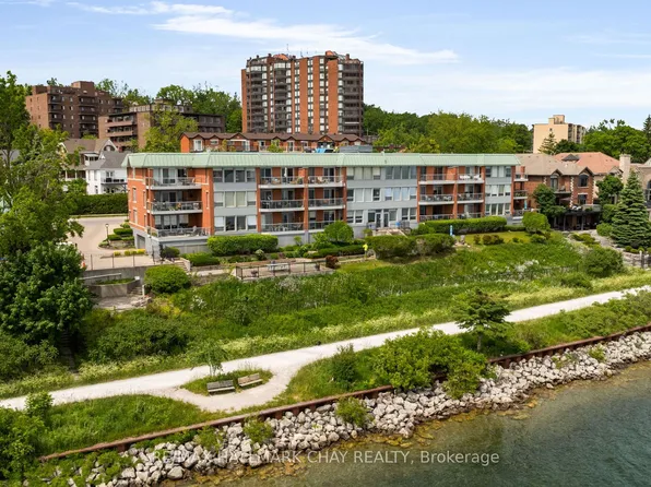 21 Kempenfelt Dr #103, Barrie, ON L4M 1B8