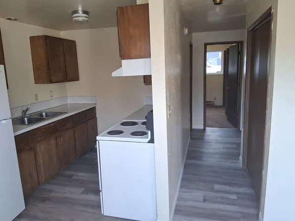 182 Molly St #6, Glendale, OR 97442