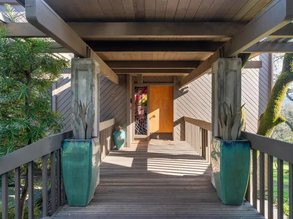 14 Oak Grove Way, Napa, CA 94559