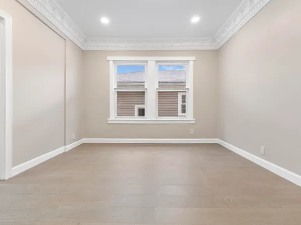 99 West 50th Street image 7 of 44