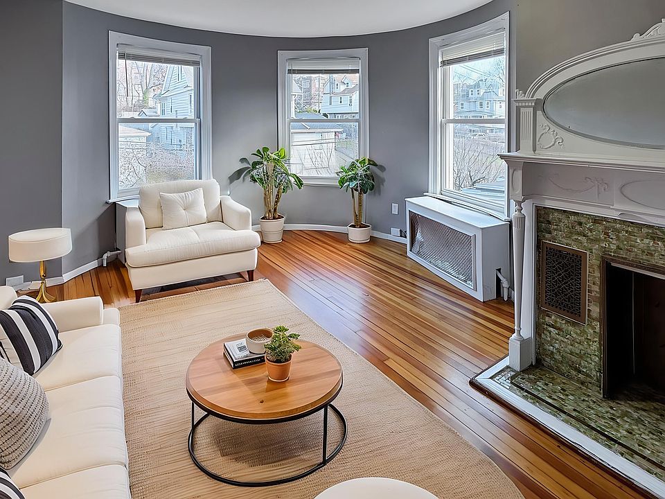 LIVING ROOM (STAGED)