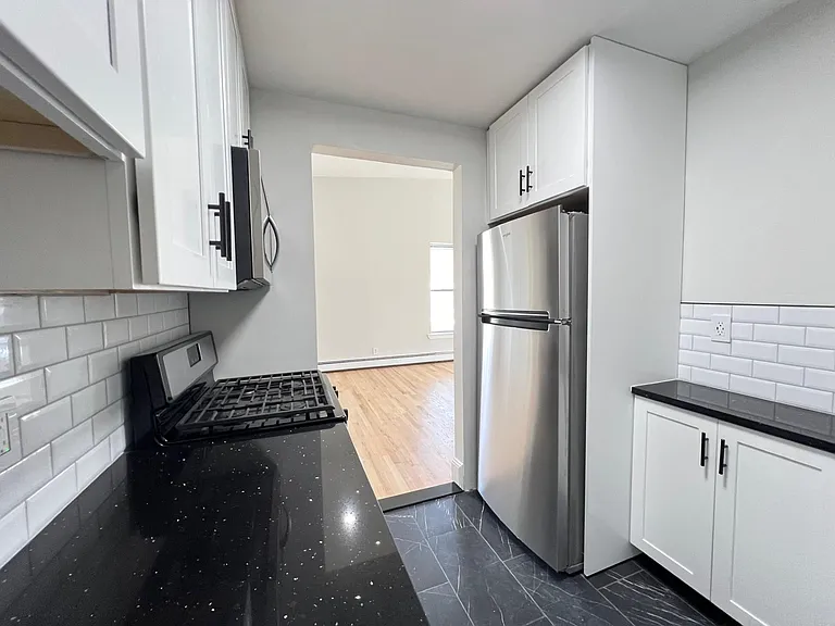 48 Bright St #4 — Photo 15