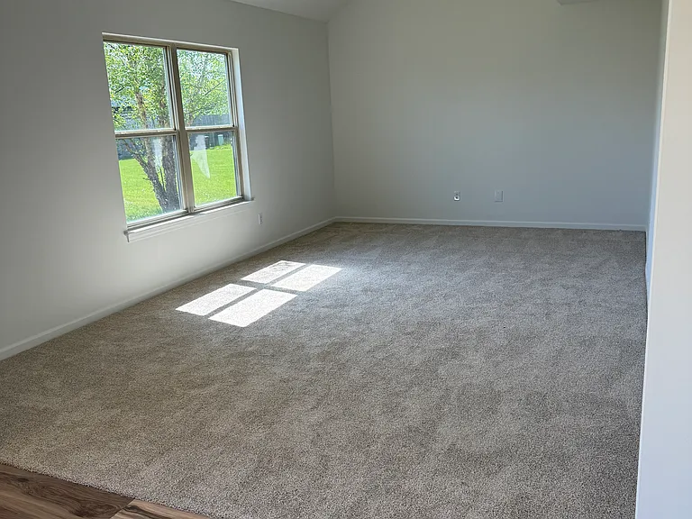 11512 Maywin Dr — Photo 5