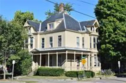 210 Pearl St #1E