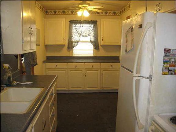 4th image of 307 S Marriott Dr