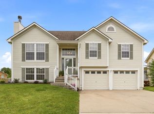 14648 Laquinta Dr, Grandview, MO 64030