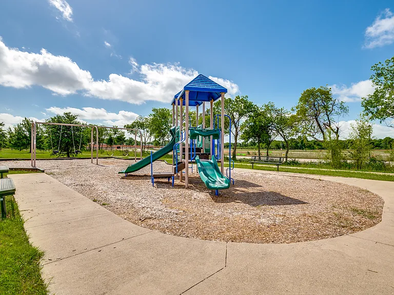 607 Shady Meadow Ln — Photo 24