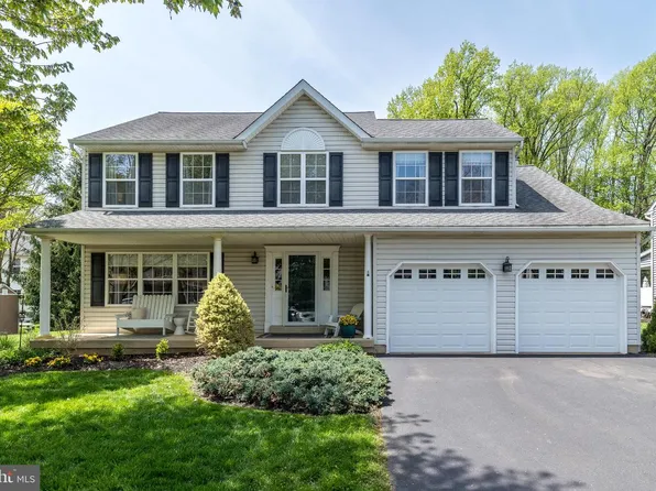 68 Steeplechase Dr, Doylestown, PA 18901