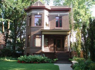 2013 W Greenleaf Ave, Chicago, IL 60645
