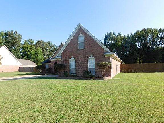 4th image of 2445 Wood Hill Dr