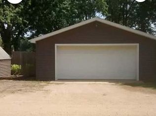 18859 Riverview Dr, Three Rivers, MI 49093