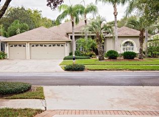 5308 Laurel Pointe Dr, Valrico, FL 33596