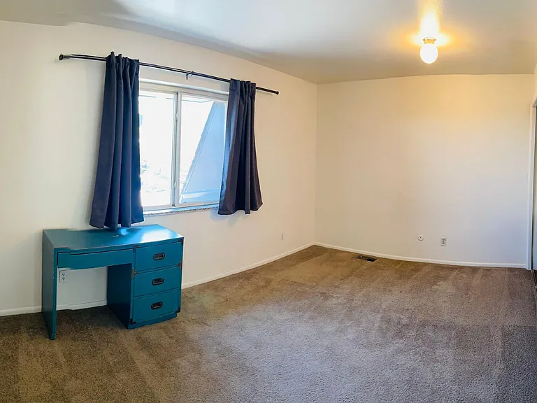 Varsity Townhouses - Student Housing — Photo 26