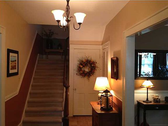 5th image of 1413 Akin Dr