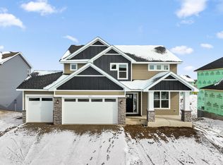 1071 Adamstown Dr, Rosemount, MN 55068