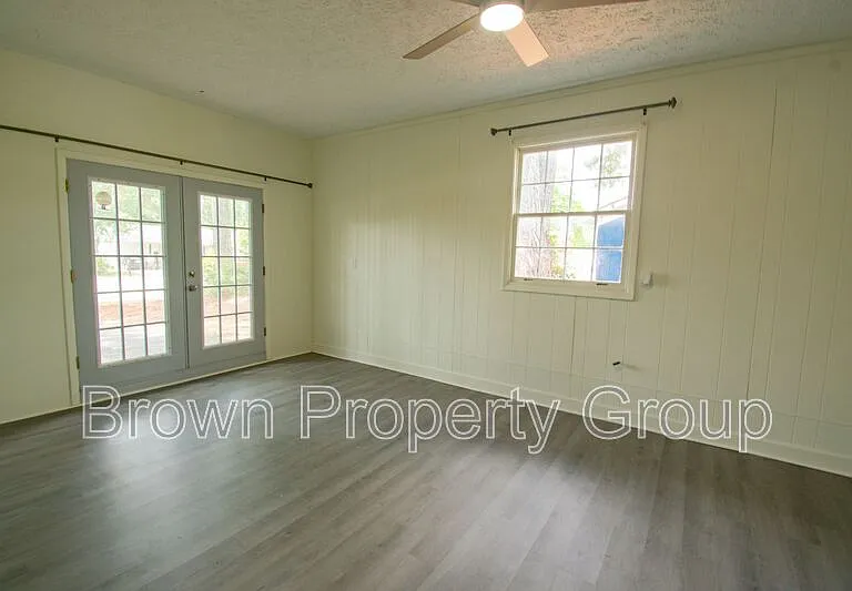 4408 Wellington Dr — Photo 10