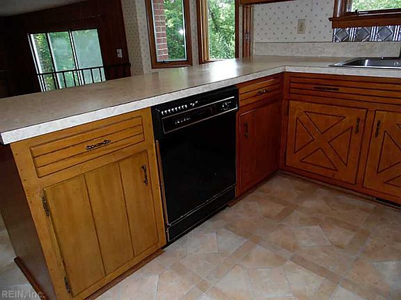 3rd image of 4117 Belvedere Dr