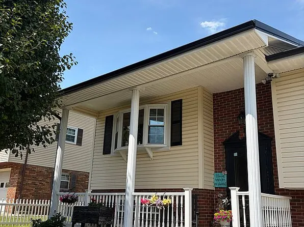 5202 Dellway Dr, Cross Lanes, WV 25313