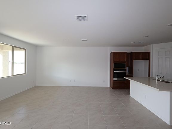 4th image of 24229 W RAYMOND Street