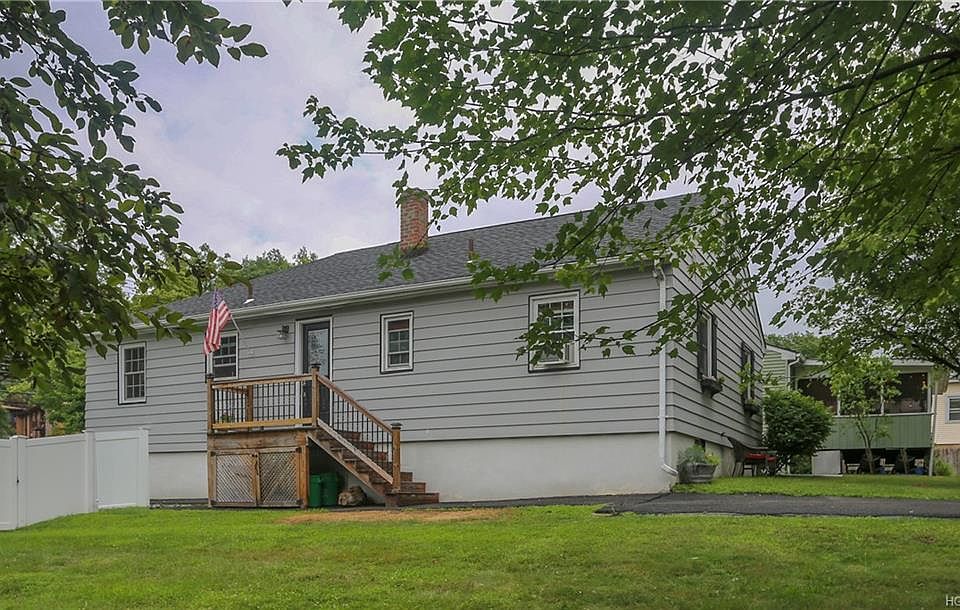 1st image of 3 Hovey Ln