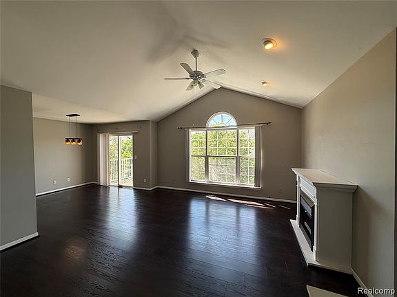 5th image of 1908 Flagstone Cir