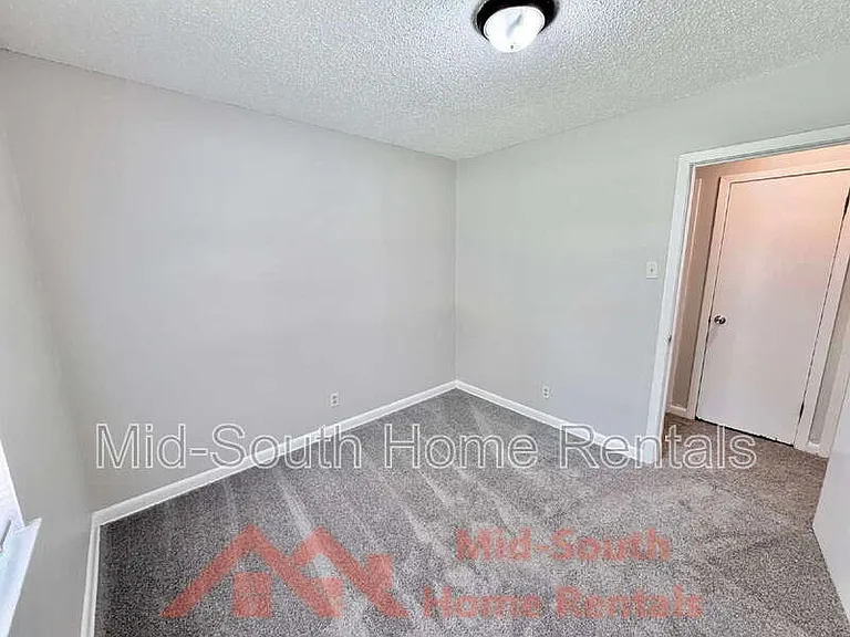 3191 Parham St — Photo 13