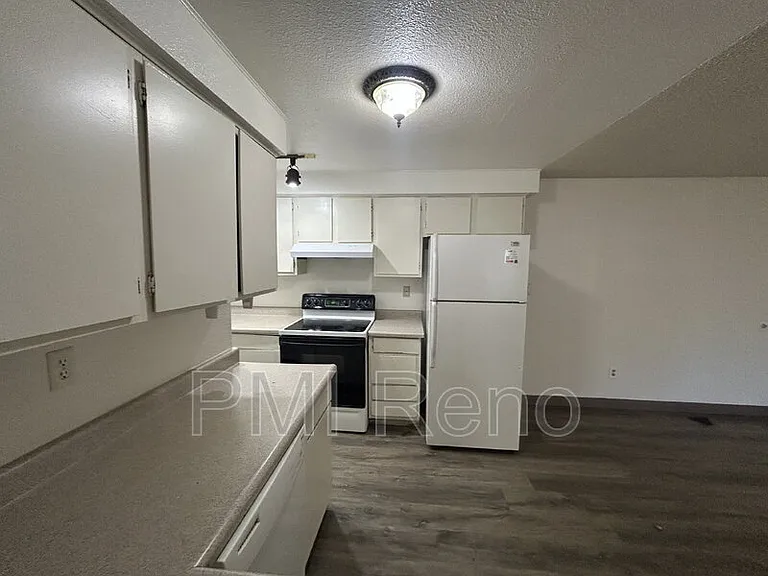 6620 Lotus St — Photo 4