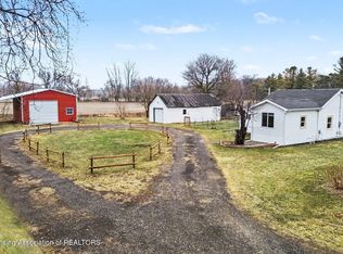 1761 Island Hwy, Charlotte, MI 48813