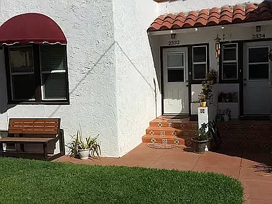 E 5th St, Long Beach — Photo 3