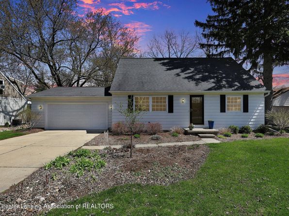 2762 Grovenburg Rd, Lansing, MI 48911