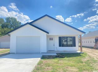 1203 E Reeves St, Marion, IL 62959