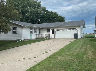 602 Adams St, Armstrong, IA 50514