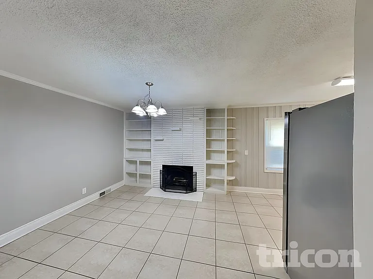 1141 Dooley Dr — Photo 5