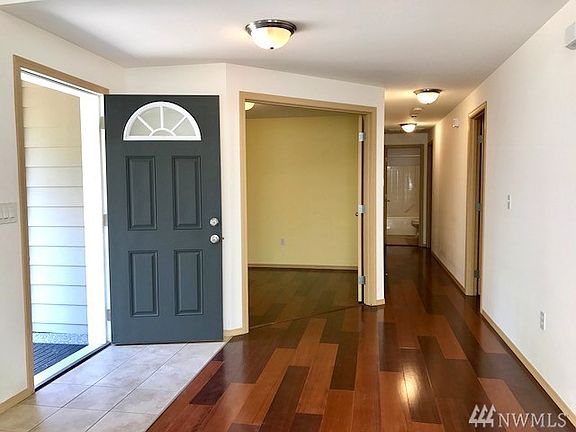 3rd image of 15403 131st Av Ct