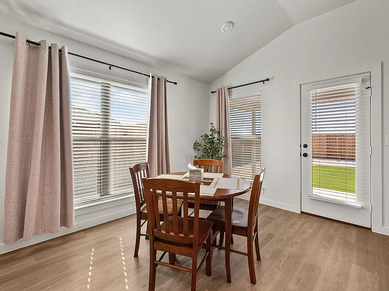 2156 Langford Ave — Photo 24