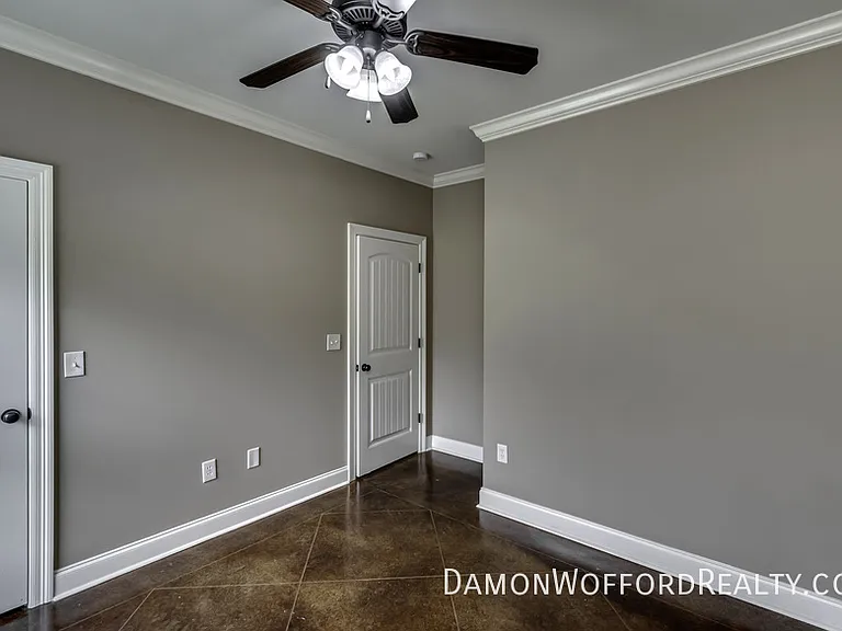 114 Lennox Pl — Photo 34