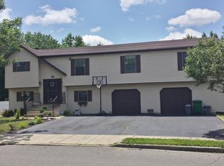 35 Hedgewood Rd, Howell, NJ 07731