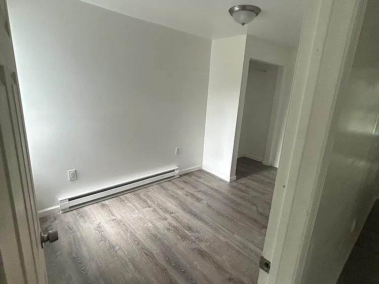 202 Carlisle St — Photo 10