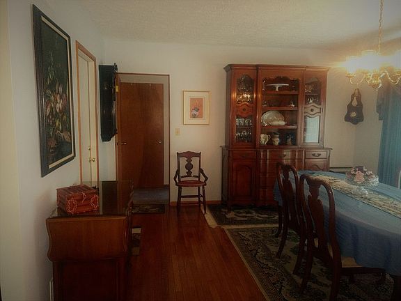 Dining Room (from kitchen)