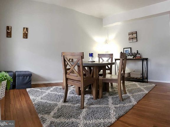 3rd image of 145 Lake Arrowhead Cir