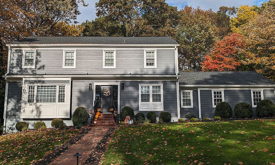 1st image of 6 Canterbury Dr