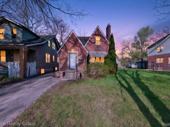 19345 Omira St, Highland Park, MI 48203