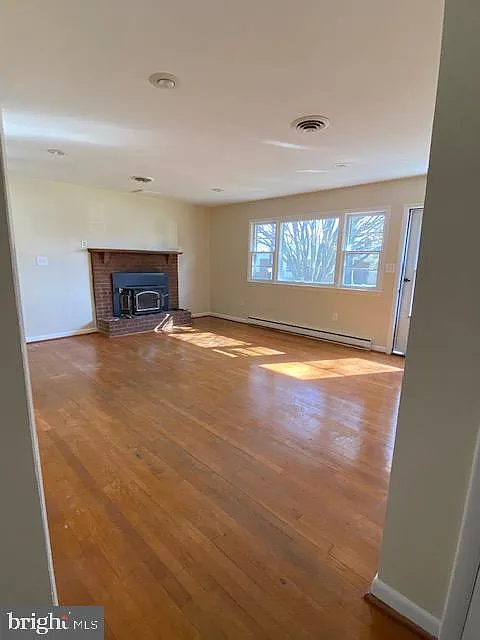 3 bed, 2.5 bath, 1144 sqft, $2,175 — Photo 3