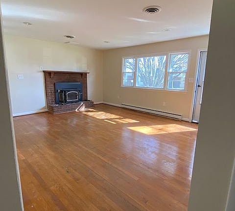3rd image of 6226 Townsend Dr