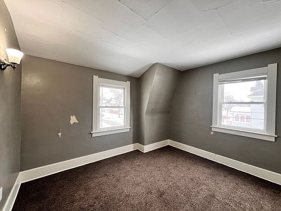 5th image of 554 Brighton Ave
