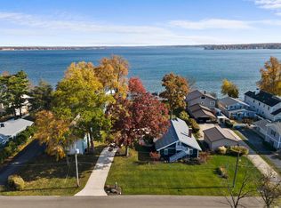 6165 E Pickwick Park Dr, Syracuse, IN 46567